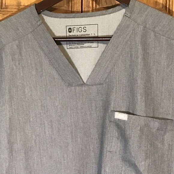 FIGS Technical Collection Scrubs Graphite Gray Men's Large Chisec Top 3 Pockets - Picture 2 of 8